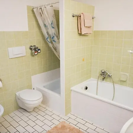 Grosszuegige-ferienwohnung-im-ot-bad-strandnaehe Апартаменты *